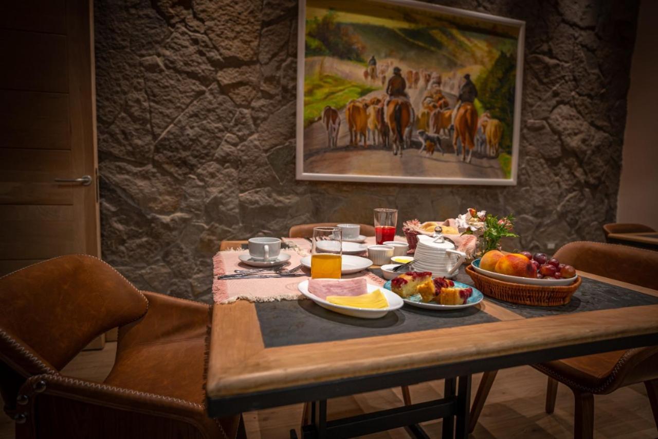 Calafate Apart Hotel Coyhaique Bagian luar foto