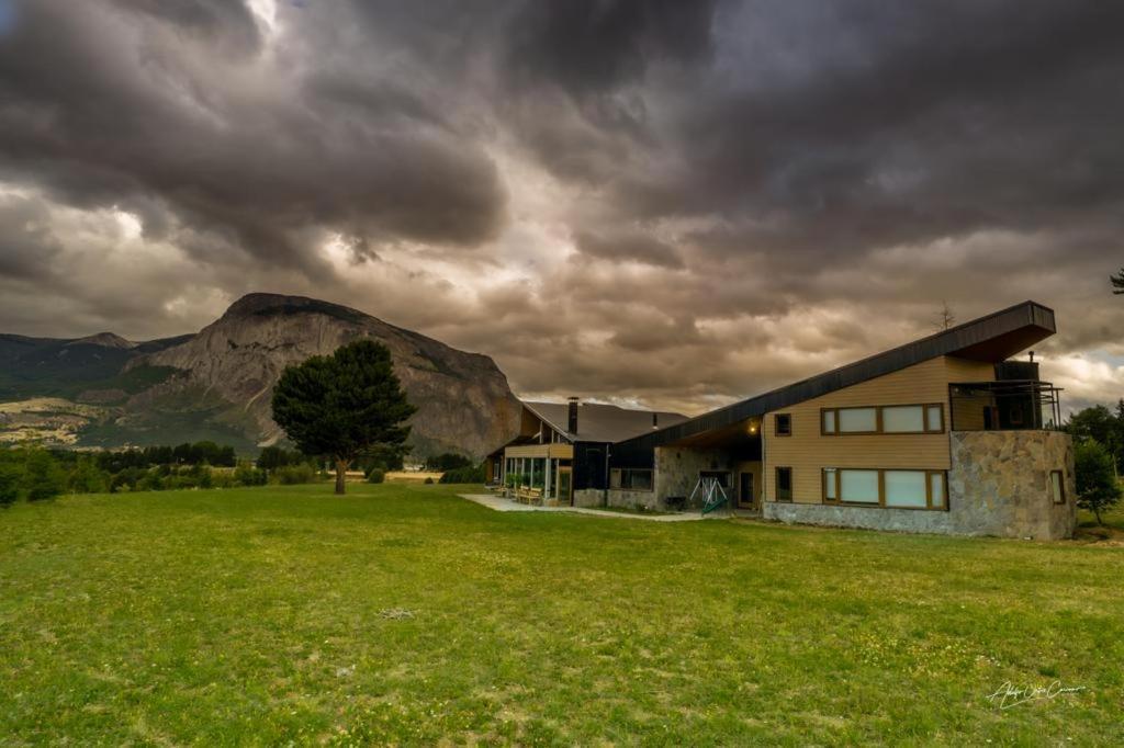 Calafate Apart Hotel Coyhaique Bagian luar foto